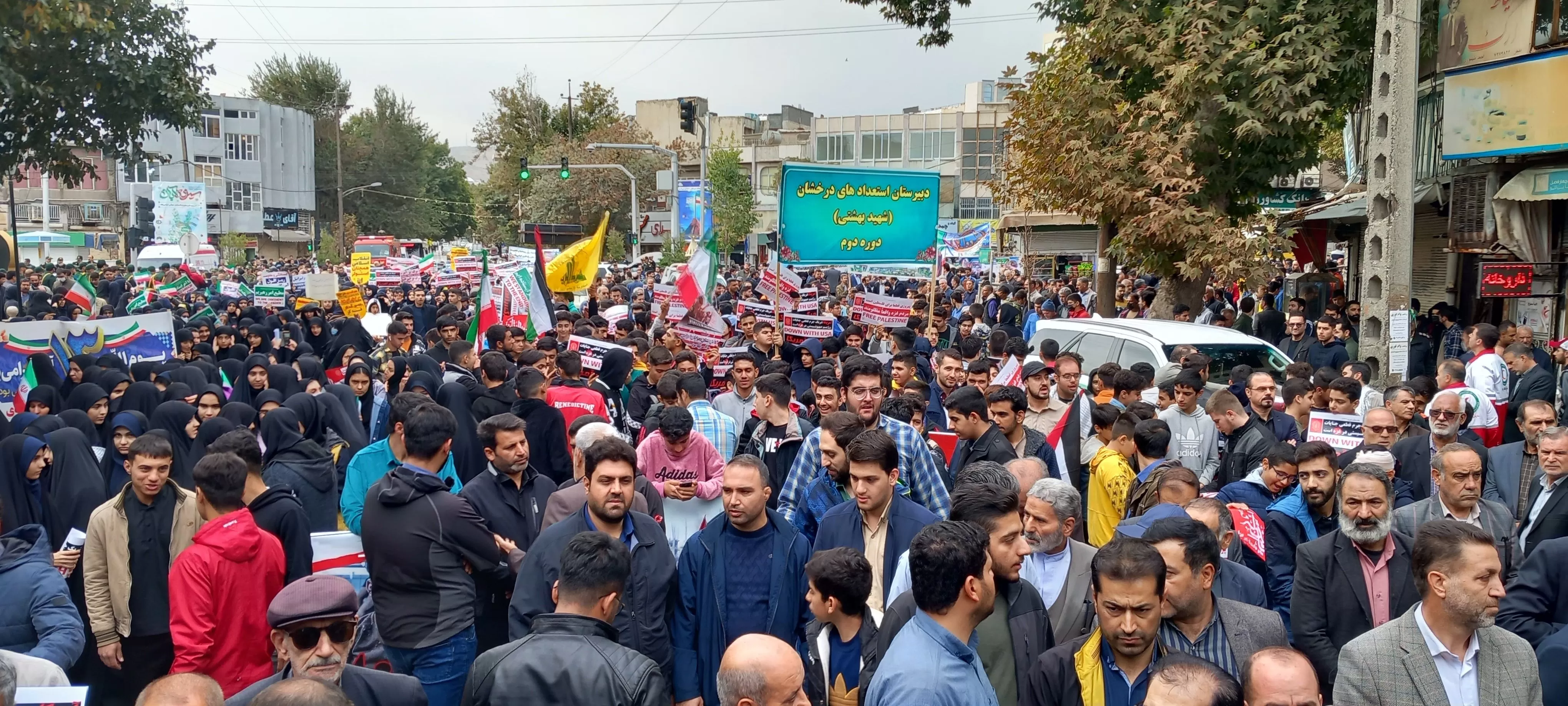 خروش یکپارچه کرمانشاهی‌ها در روز  مبارزه با استکبار