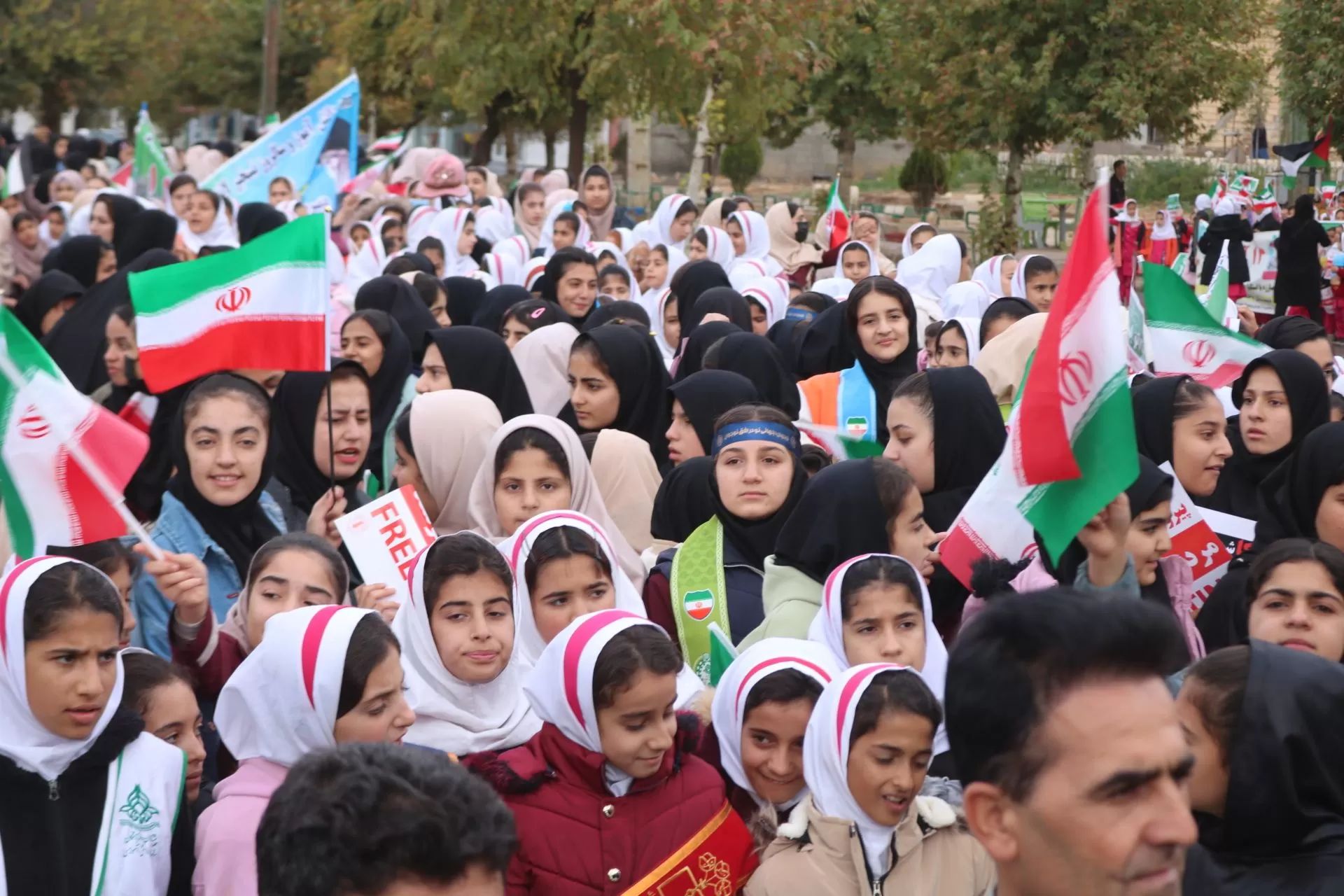 راهپیمایی حماسی مردم ثلاث باباجانی در ۱۳آبان