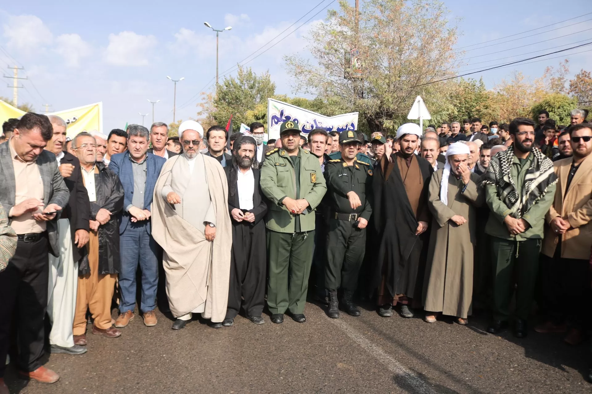 راهپیمایی حماسی مردم ثلاث باباجانی در ۱۳آبان