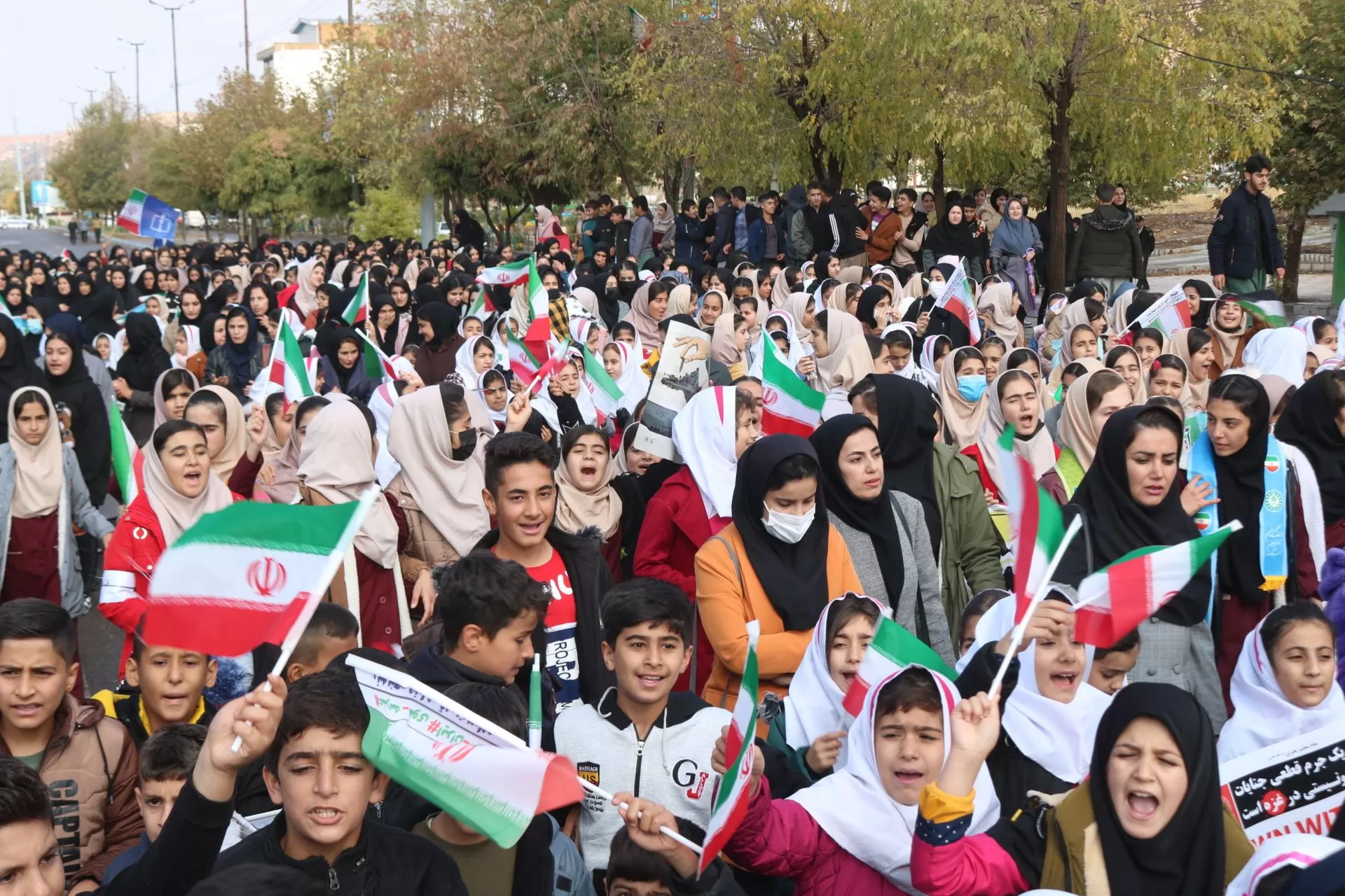 راهپیمایی حماسی مردم ثلاث باباجانی در ۱۳آبان