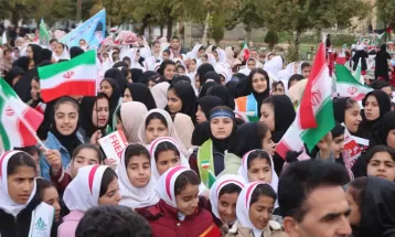 راهپیمایی ۱۳آبان در کرمانشاه باحضور پررنگ دهه هشتادی‌ها