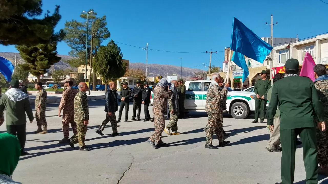 همایش پیاده‌روی خانوادگی در دالاهو برگزار شد