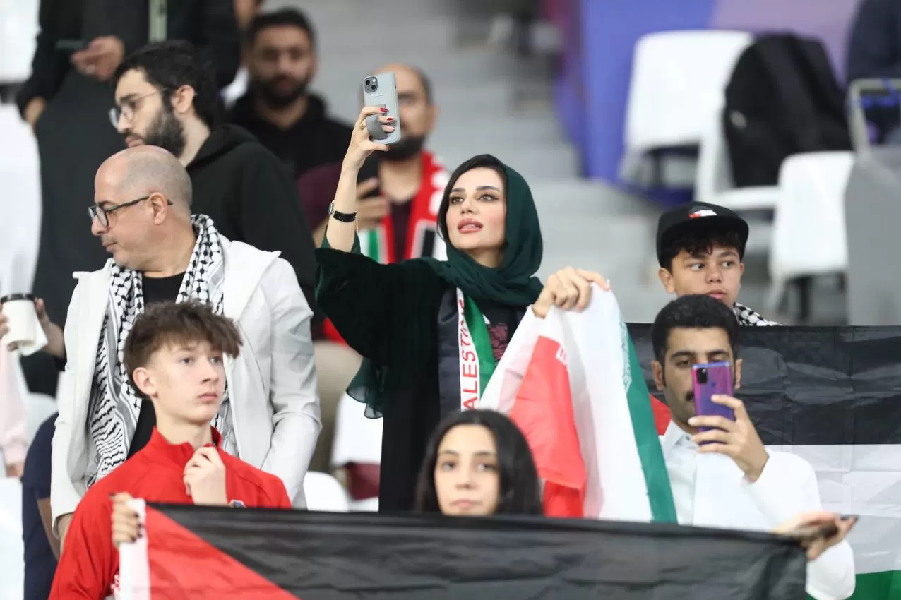 هواداران فلسطین در بازی با ایران