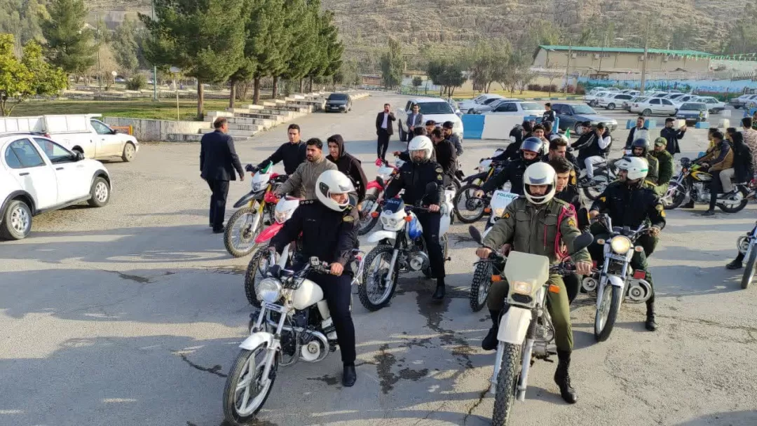 رژه موتورسواران در  سرپل‌ذهاب برگزار شد