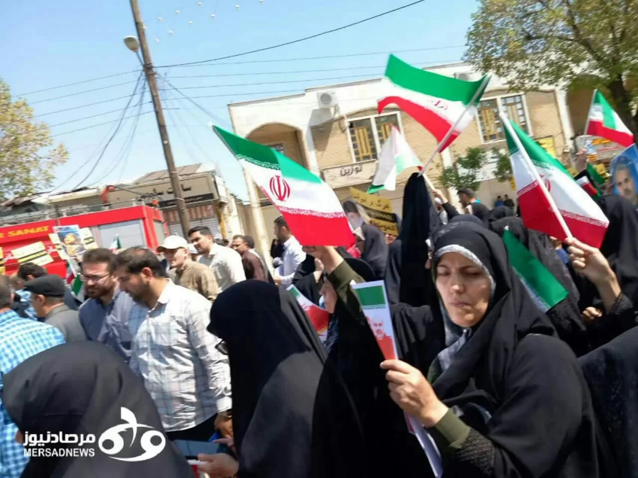 راهپیمایی نمازگزاران کرمانشاهی در حمایت از  سپاه پاسداران