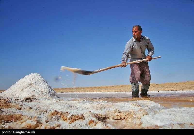 برداشت سنتی نمک در خراسان شمالی