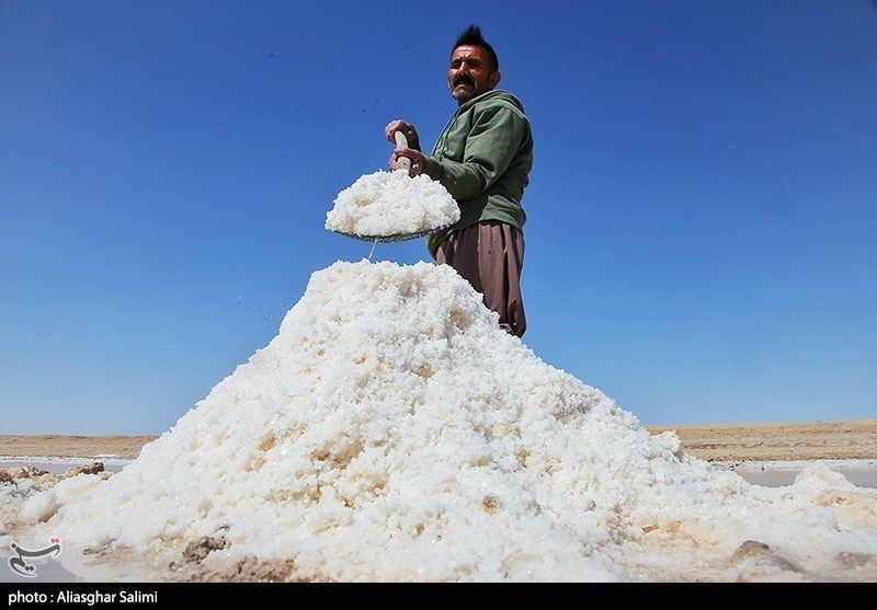 برداشت سنتی نمک در خراسان شمالی