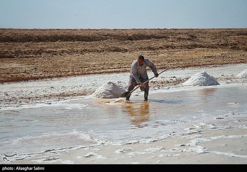 برداشت سنتی نمک در خراسان شمالی