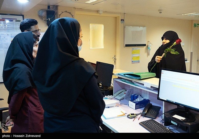 عیادت دختر شهید سلامی از فرزند شهید هاشمیتبار