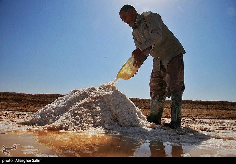 برداشت سنتی نمک در خراسان شمالی