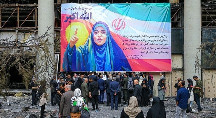 چشمانی که بر حقیقت بسته ماند