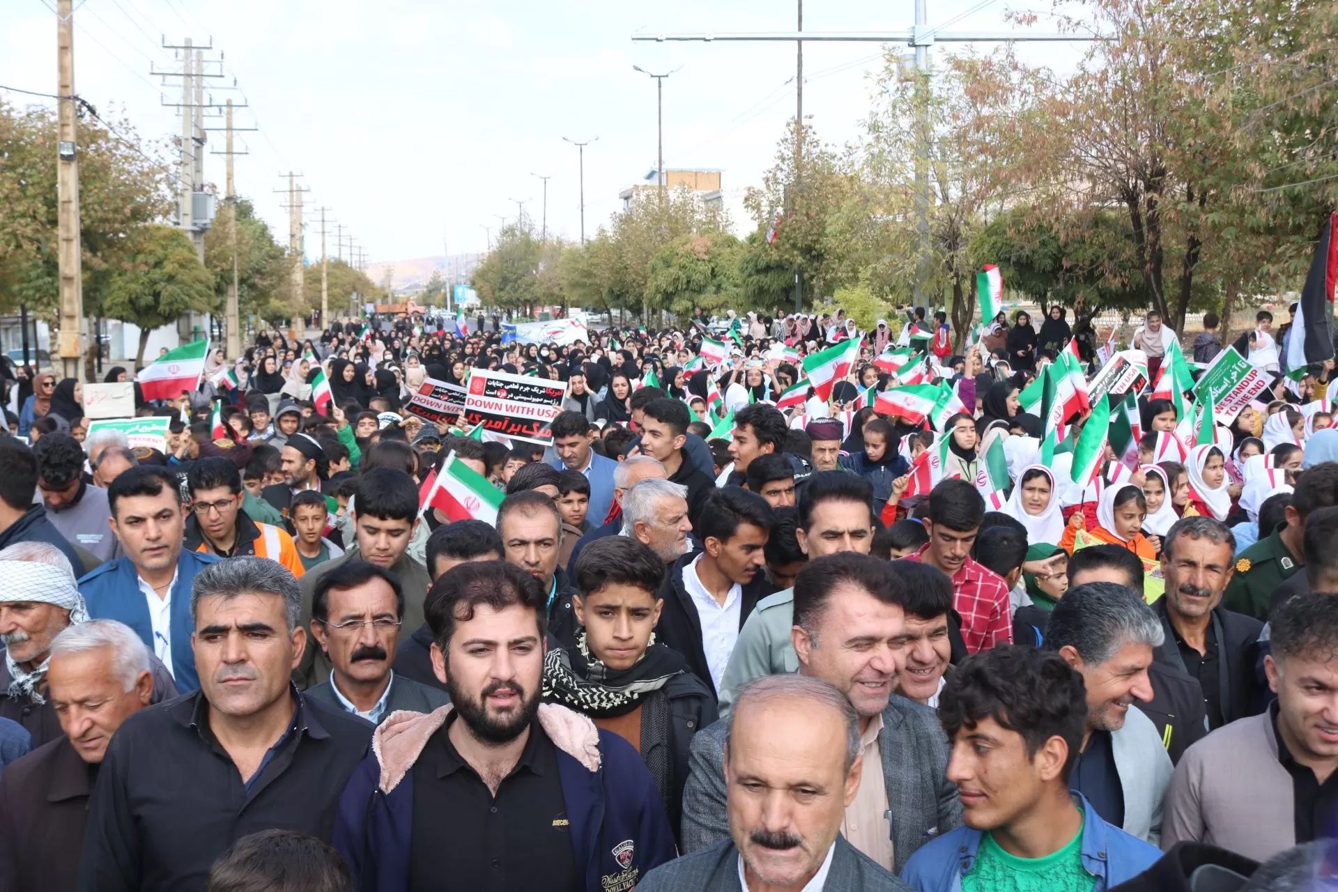 راهپیمایی حماسی مردم ثلاث باباجانی در ۱۳آبان