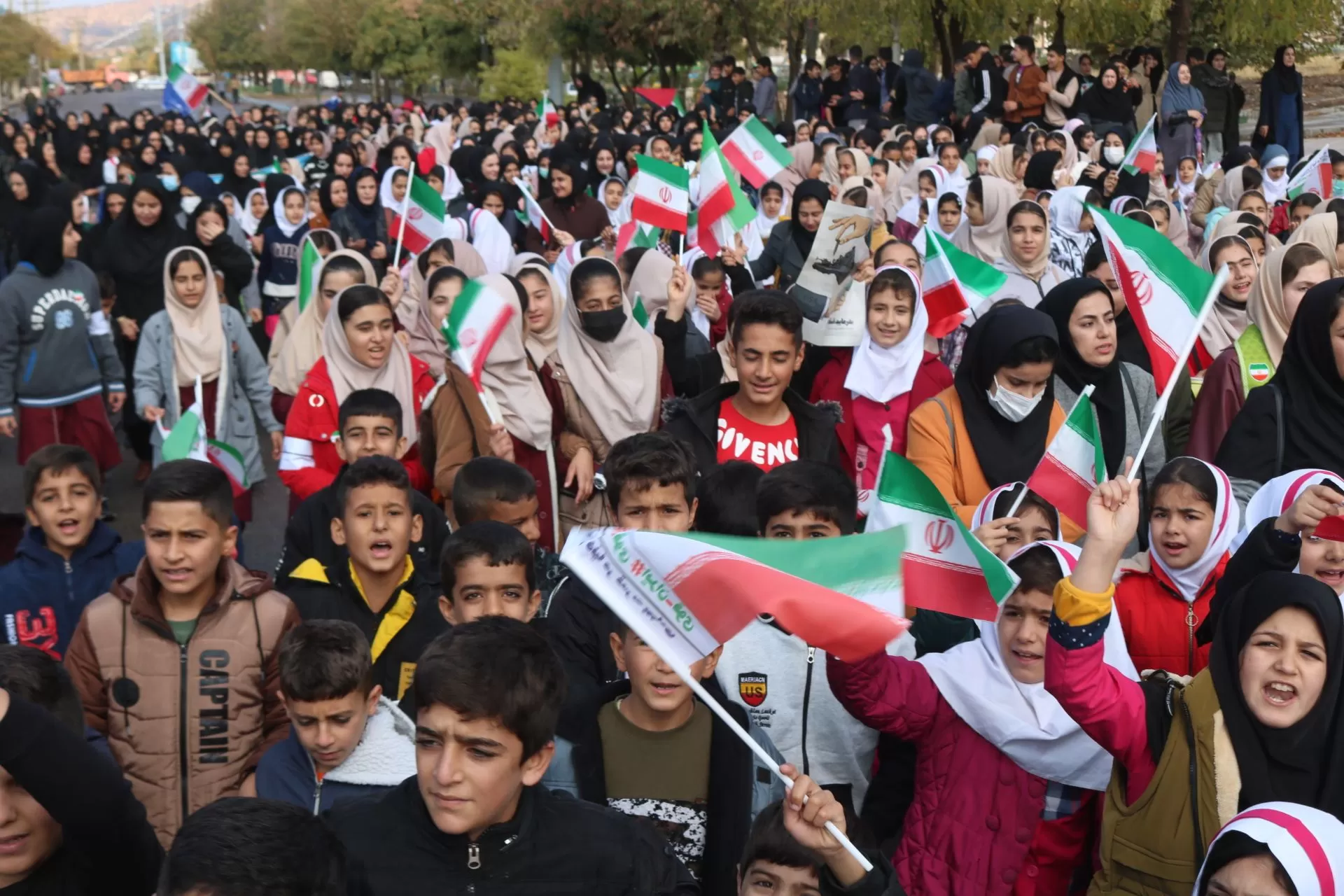 راهپیمایی حماسی مردم ثلاث باباجانی در ۱۳آبان