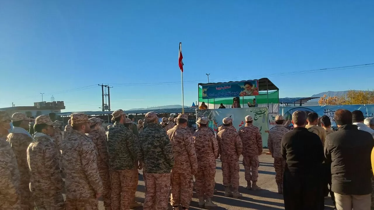 مراسم صبحگاه مشترک سپاه در دالاهو برگزار شد