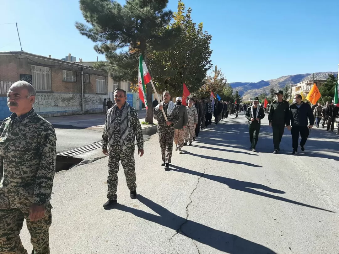 همایش پیاده‌روی خانوادگی در دالاهو برگزار شد