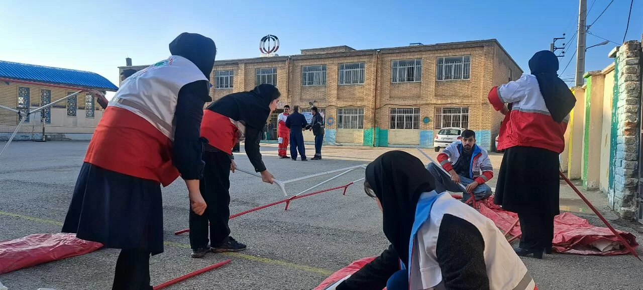 مانور سراسری زلزله در مدارس روانسر برگزار شد