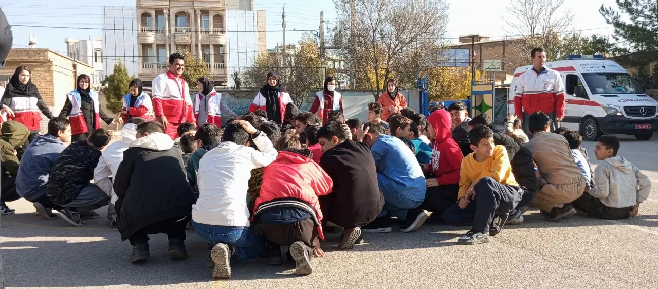 مانور سراسری زلزله در مدارس روانسر برگزار شد