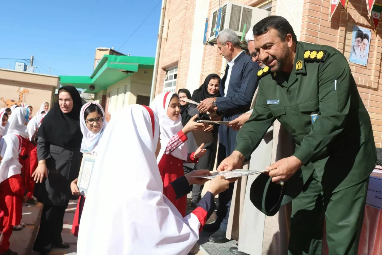 دانش‌آموزان بسیجی هنرمند در ثلاث باباجانی تجلیل شدند