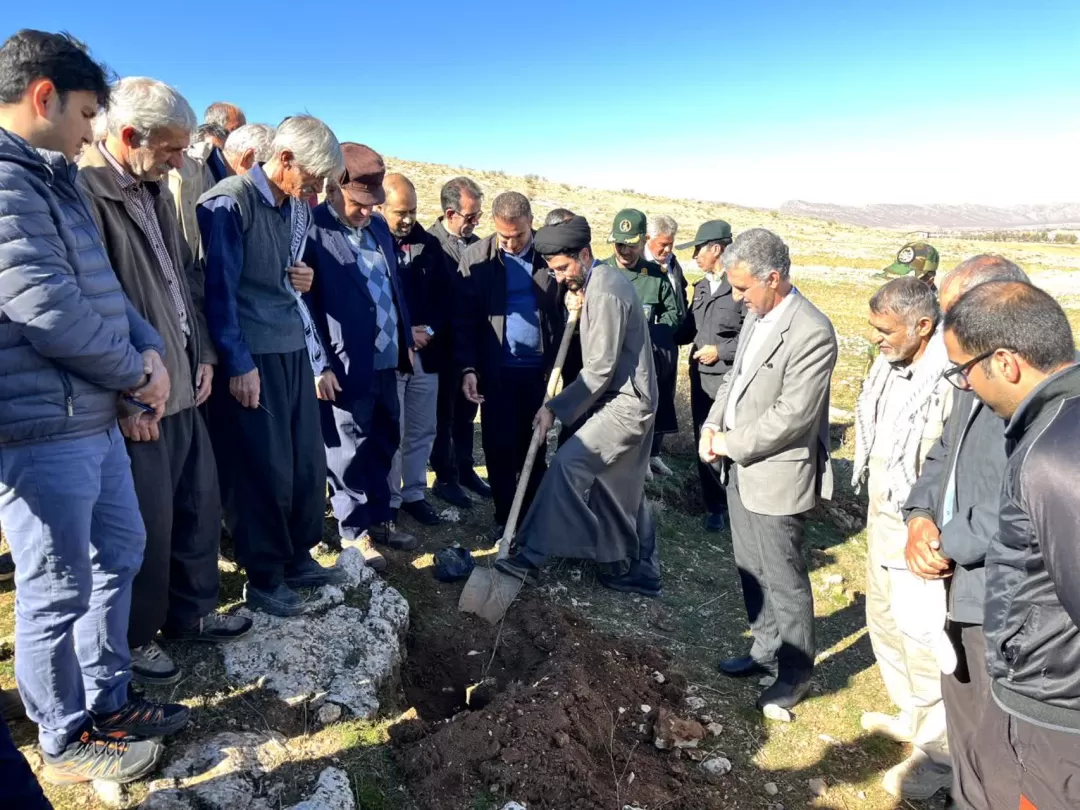 آغاز پویش مردمی کاشت نهال در اسلام‌آبادغرب