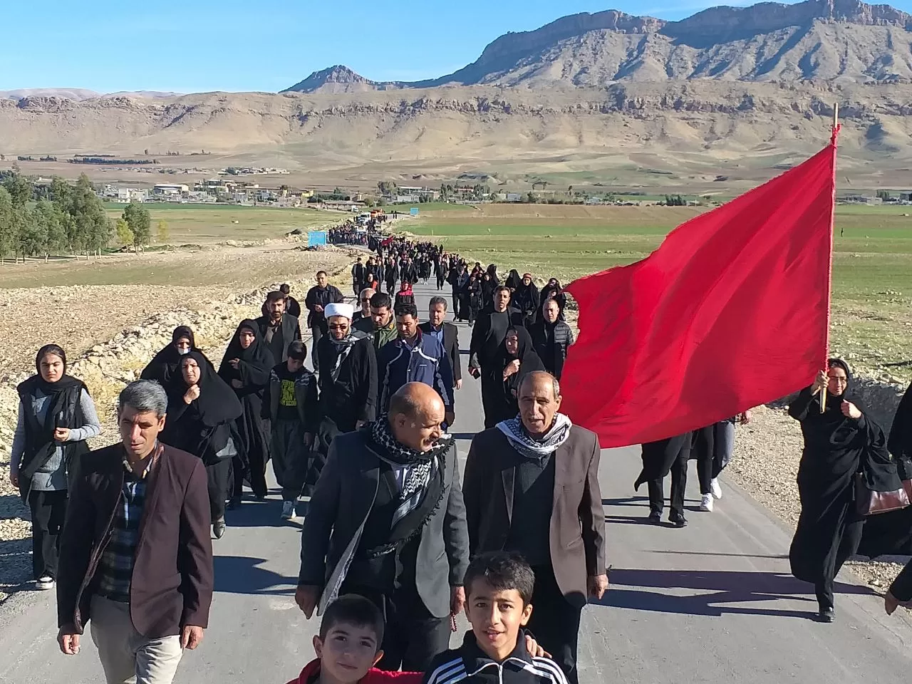 پیکر ۷ شهید گمنام در گیلانغرب تشییع شد