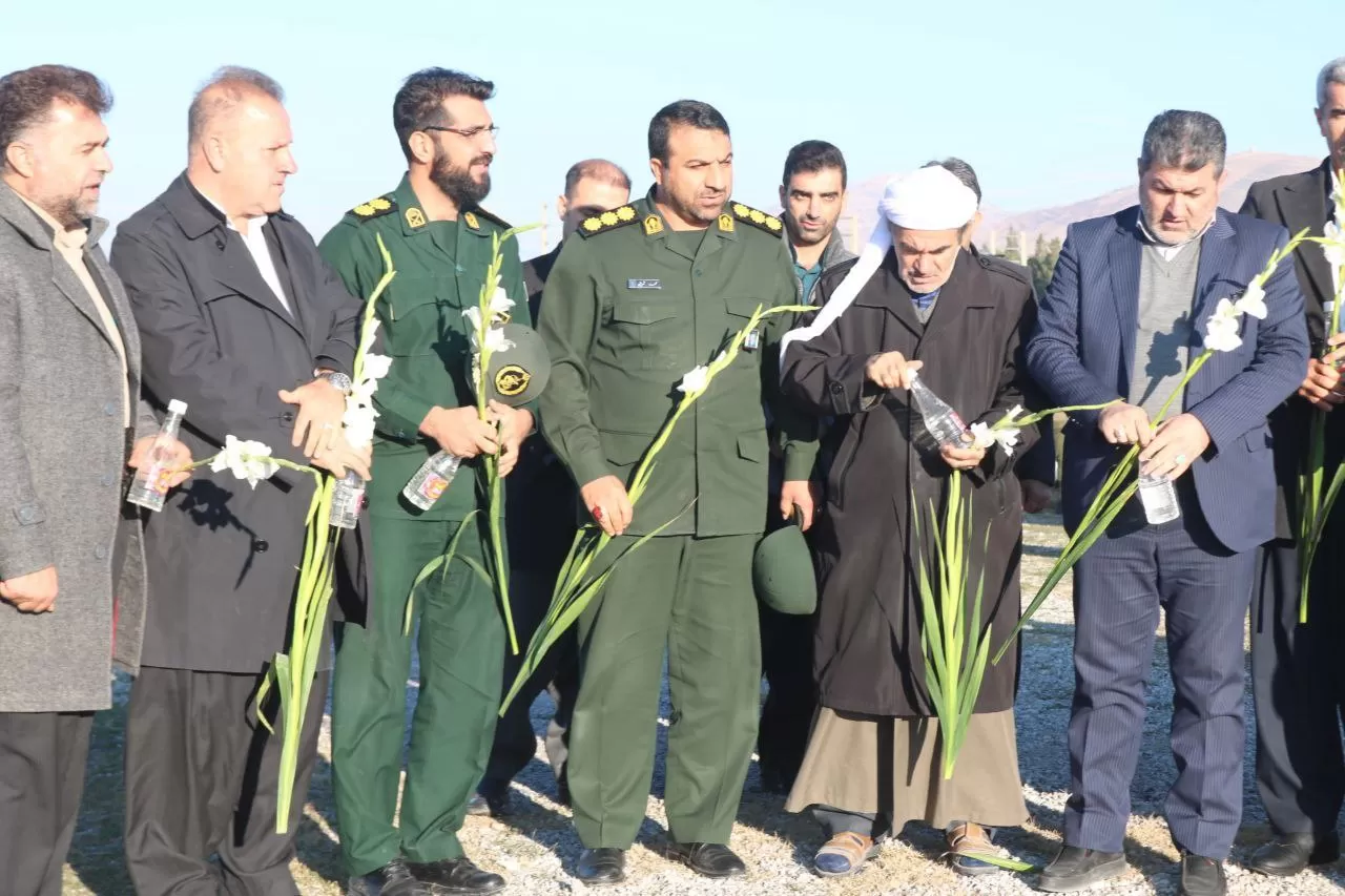 مراسم غبارروبی گلزار شهدا در ثلاث‌باباجانی برگزار شد