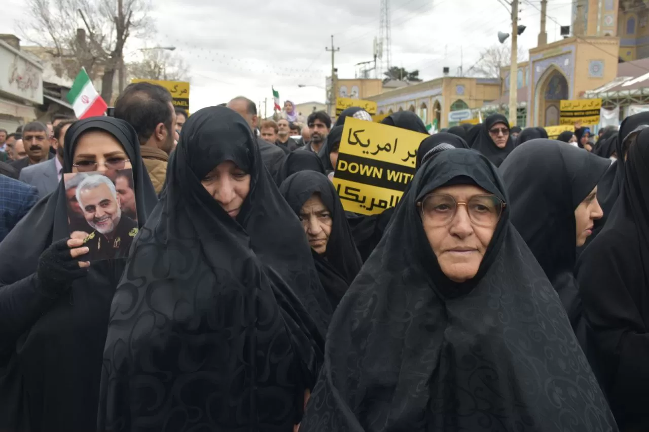 راهپیمایی مردم کرمانشاه در محکومیت حادثه تروریستی کرمان