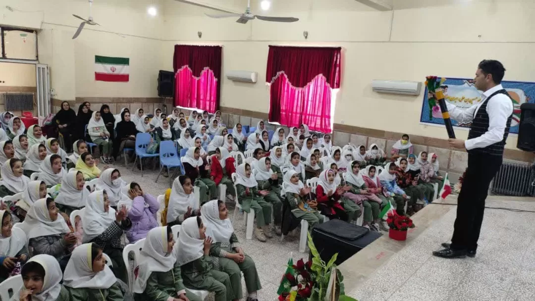 جنگ‌ شادی در مدارس سرپل‌ذهاب برگزار شد