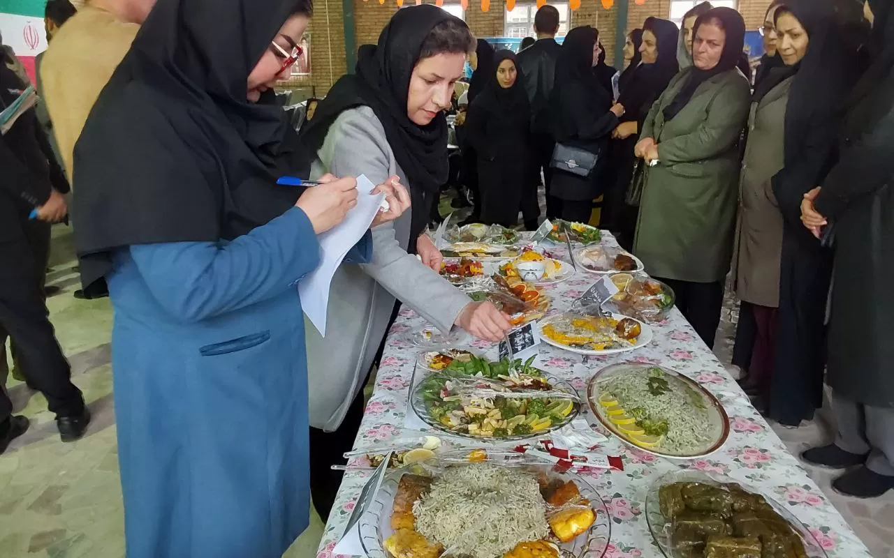 برگزاری جشنواره طبخ ماهی قزل‌آلا در دالاهو