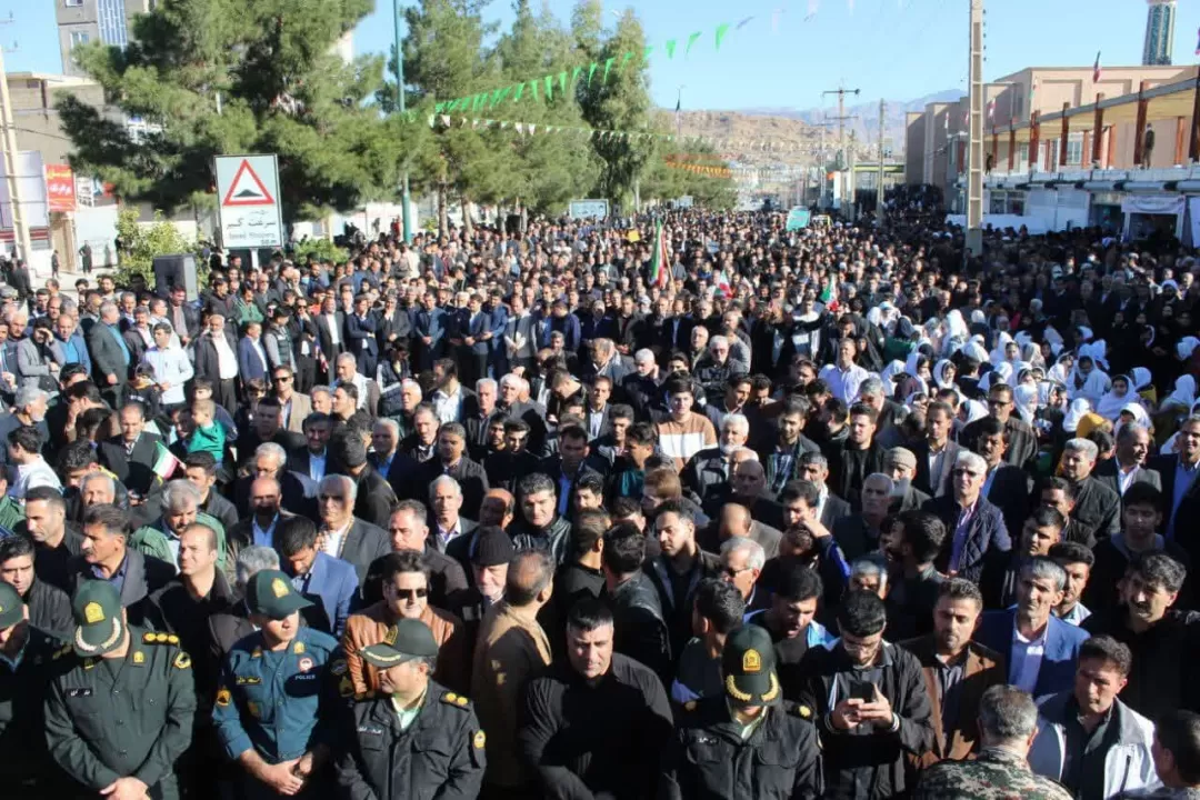 راهپیمایی حماسی ۲۲ بهمن در سرپل‌ذهاب