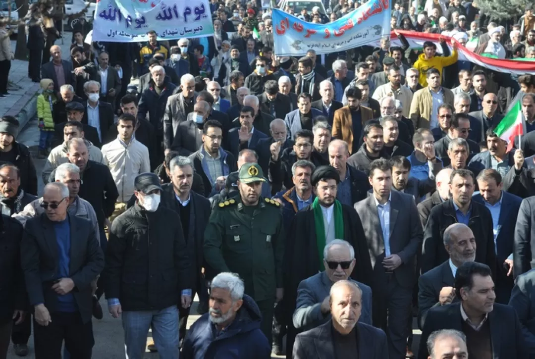 راهپیمایی باشکوه مردم اسلام‌آبادغرب در یوم‌الله 22 بهمن