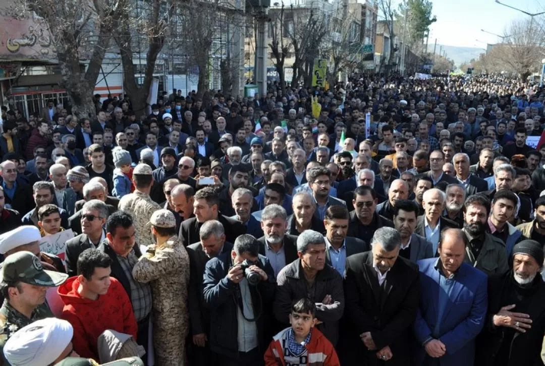 راهپیمایی باشکوه مردم اسلام‌آبادغرب در یوم‌الله 22 بهمن