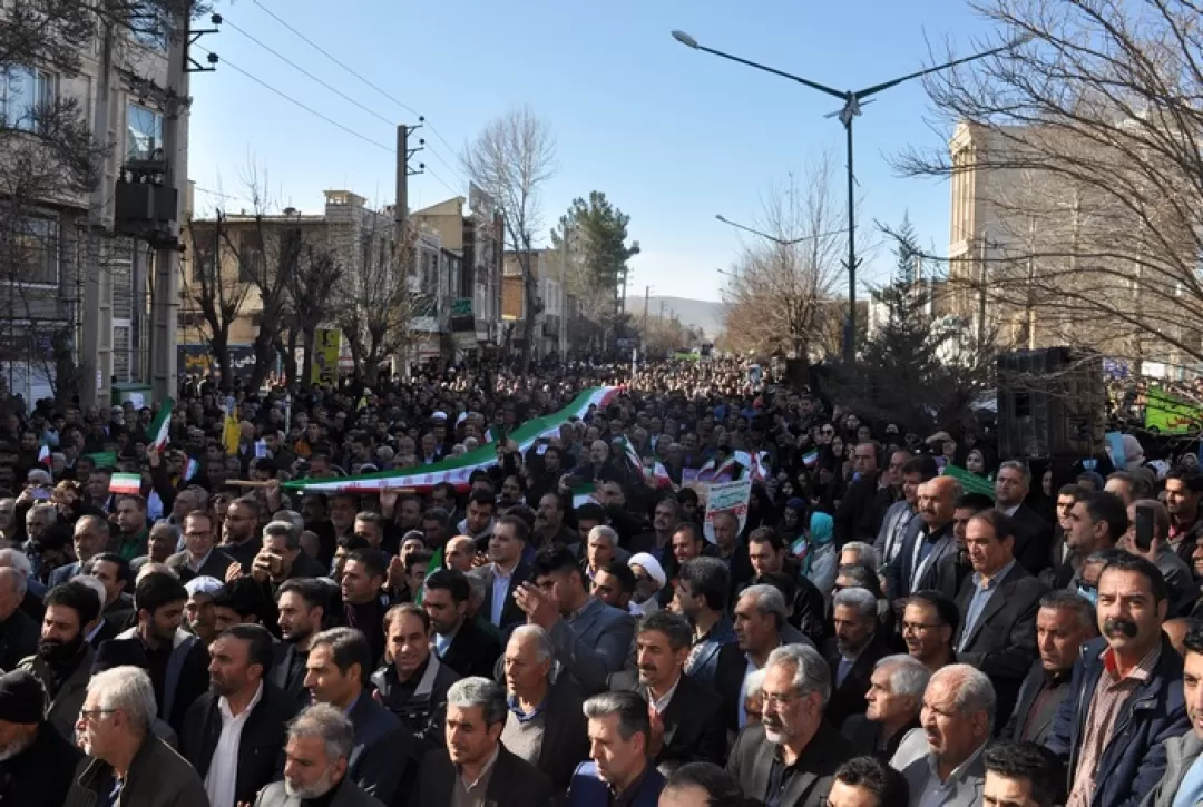 راهپیمایی باشکوه مردم اسلام‌آبادغرب در یوم‌الله 22 بهمن