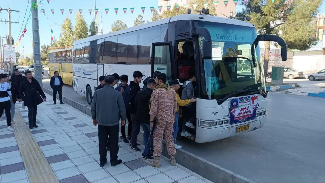 دانش‌آموزان سرپلذهابی به مناطق عملیاتی غرب اعزام شدند